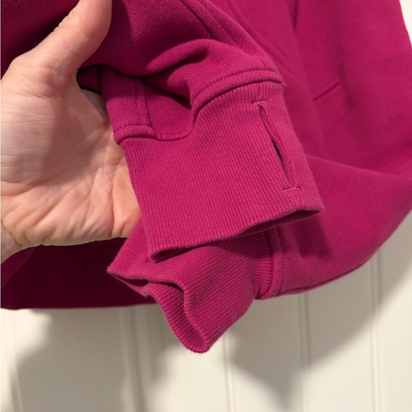 Lululemon Scuba Oversized Half-Zip Hoodie
Ripened Raspberry / Gold XS / s - Picture 4 of 6